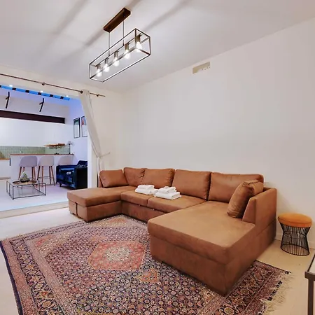 Appartamento Chic - 2br-6p - Center Of *
